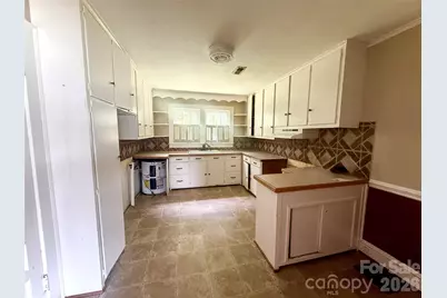 303 Cavin Avenue, Mount Holly, NC 28120 - Photo 10