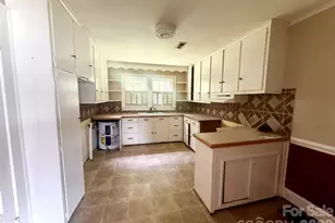 303 Cavin Ave, Mount Holly, NC 28120 - Photo 10