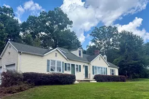303 Cavin Ave, Mount Holly, NC 28120 - Photo 4