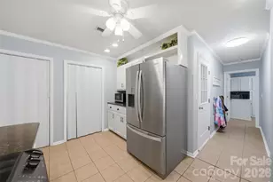 6089 Northlake Dr, Hickory, NC 28601 - Photo 16