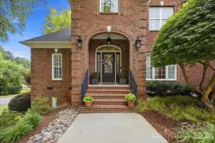 201 Commodore Ct, Belmont, NC 28012 - Photo 2