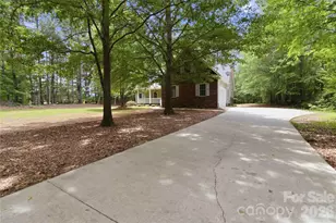1603 Hunters Place Rd, York, SC 29745 - Photo 4