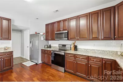 14021 Pinyon Pine Lane, Charlotte, NC 28215 - Photo 10