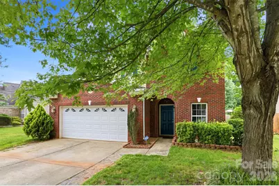 14021 Pinyon Pine Lane, Charlotte, NC 28215 - Photo 2