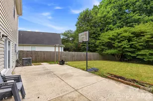 14021 Pinyon Pine Ln, Charlotte, NC 28215 - Photo 26