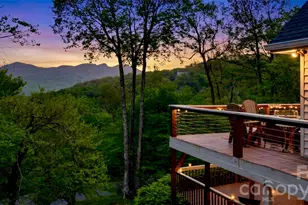 569 Shelter Rock Cir, Sugar Mountain, NC 28604 - Photo 2
