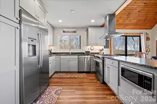 569 Shelter Rock Cir, Sugar Mountain, NC 28604 - Photo 10