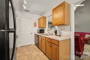 1440 Bells Knox Rd, Charlotte, NC 28214 - Photo 8