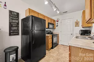 1440 Bells Knox Rd, Charlotte, NC 28214 - Photo 6
