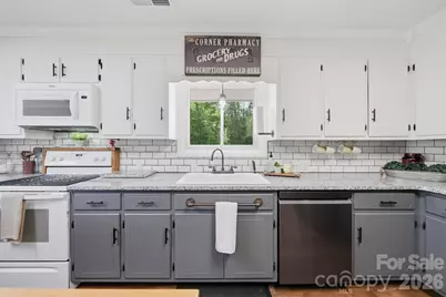 2411 Robertson Lane, Lenoir, NC 28645 - Photo 4