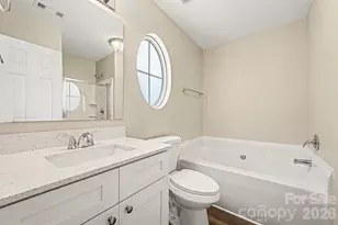 8621 Berrybrook Ln, Charlotte, NC 28269 - Photo 14