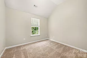 8621 Berrybrook Ln, Charlotte, NC 28269 - Photo 10