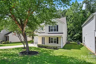 8621 Berrybrook Ln, Charlotte, NC 28269 - Photo 2
