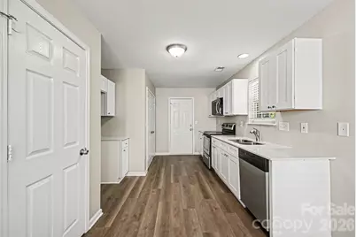 8621 Berrybrook Lane, Charlotte, NC 28269 - Photo 4