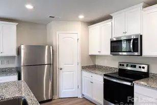 3003 Cres Lk Ln, Charlotte, NC 28214 - Photo 6