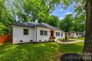 1142 Fox Run Dr, Charlotte, NC 28212 - Photo 2