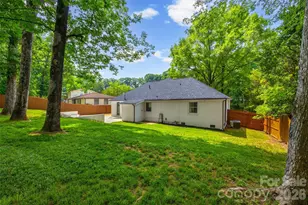 1142 Fox Run Dr, Charlotte, NC 28212 - Photo 36