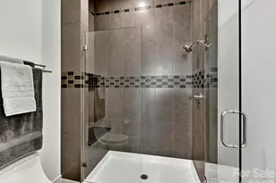 505 E 6th St, Charlotte, NC 28202 - Photo 24