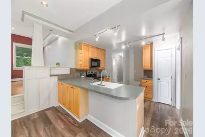 136 Assembly Street, Waynesville, NC 28786 - Photo 8