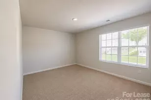 8100 Derby Woods Ln, Charlotte, NC 28214 - Photo 14