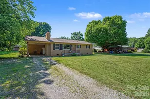 2403 Chevaron Dr, Concord, NC 28025 - Photo 2