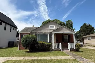 356 Melbourne Ct, Charlotte, NC 28209 - Photo 1