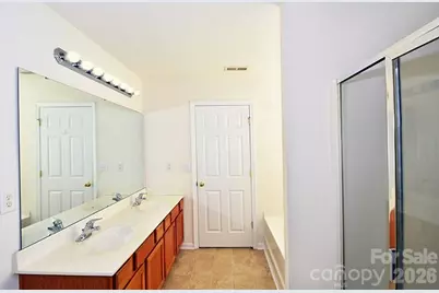 6710 Goldenwillow Drive, Charlotte, NC 28215 - Photo 8