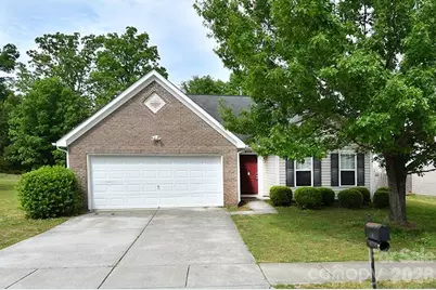 6710 Goldenwillow Drive, Charlotte, NC 28215 - Photo 2