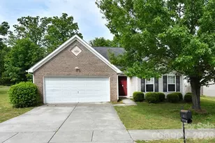 6710 Goldenwillow Dr, Charlotte, NC 28215 - Photo 2