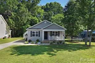 362 Sharpe St, Mooresville, NC 28115 - Photo 2