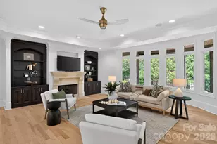 2132 Foxcroft Woods Ln, Charlotte, NC 28211 - Photo 4