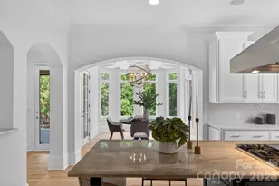 2132 Foxcroft Woods Ln, Charlotte, NC 28211 - Photo 8