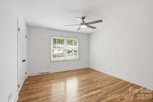 926 Shady Bluff Dr, Charlotte, NC 28211 - Photo 16