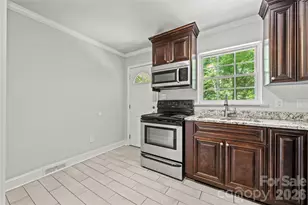 5027 Erickson Rd, Charlotte, NC 28205 - Photo 12