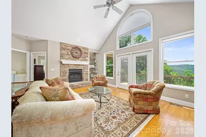 67 Ashefield Court, Hendersonville, NC 28791 - Photo 6