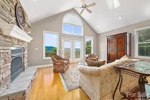 67 Ashefield Ct, Hendersonville, NC 28791 - Photo 2