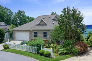 67 Ashefield Ct, Hendersonville, NC 28791 - Photo 32