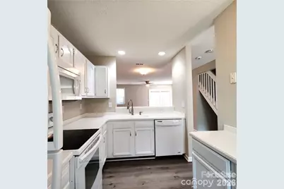 5744 Prescott Court, Charlotte, NC 28269 - Photo 8