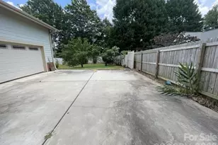 1512 Ivey Dr, Charlotte, NC 28205 - Photo 4