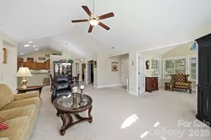 808C Wynnshire Drive, Hickory, NC 28601 - Photo 8