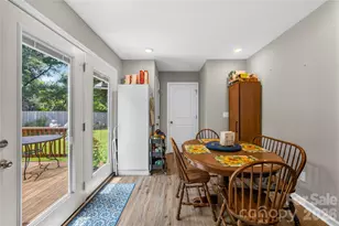 210 E 6th St, Cherryville, NC 28021 - Photo 8