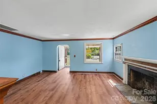 1212 Meadow Ln Ln, Charlotte, NC 28205 - Photo 8