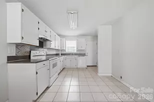 800 Horseshoe Lake Rd, Lincolnton, NC 28092 - Photo 8