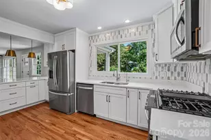 28 Ridgefield Pl, Asheville, NC 28803 - Photo 2