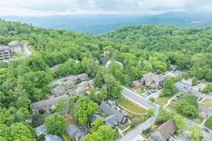 202 Village Green Rd, Blowing Rock, NC 28605 - Photo 4