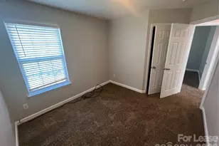 909 Rucker Cliff Dr, Charlotte, NC 28214 - Photo 10