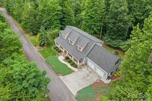813 Beech Tree Pl, Hendersonville, NC 28792 - Photo 2