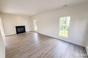 11805 Guildhall Ln, Charlotte, NC 28213 - Photo 6
