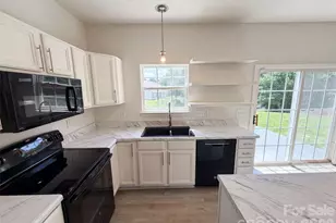 11805 Guildhall Ln, Charlotte, NC 28213 - Photo 10