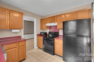 900 Highland Mist Ln, Charlotte, NC 28215 - Photo 8